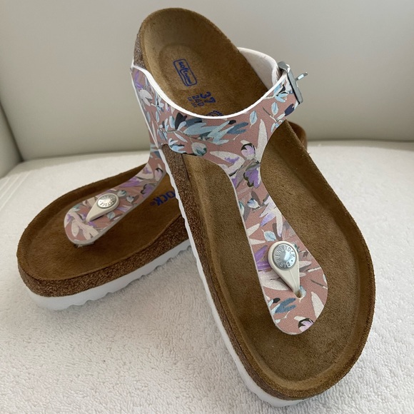 Birkenstock Shoes - Birkenstock Gizeh Sandal Soft Footbed